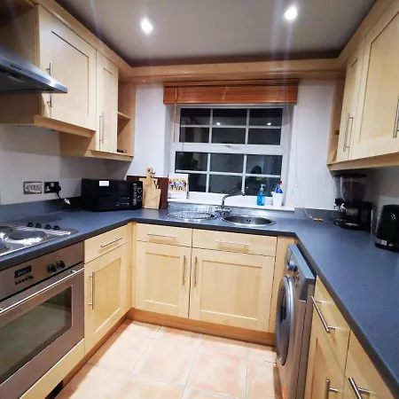 Gorgeous + Attentive Host + Free Parking *