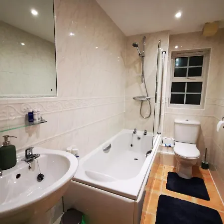 Gorgeous + Attentive Host + Free Parking * York