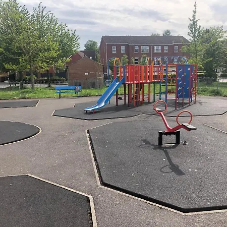 Gorgeous + Attentive Host + Free Parking York