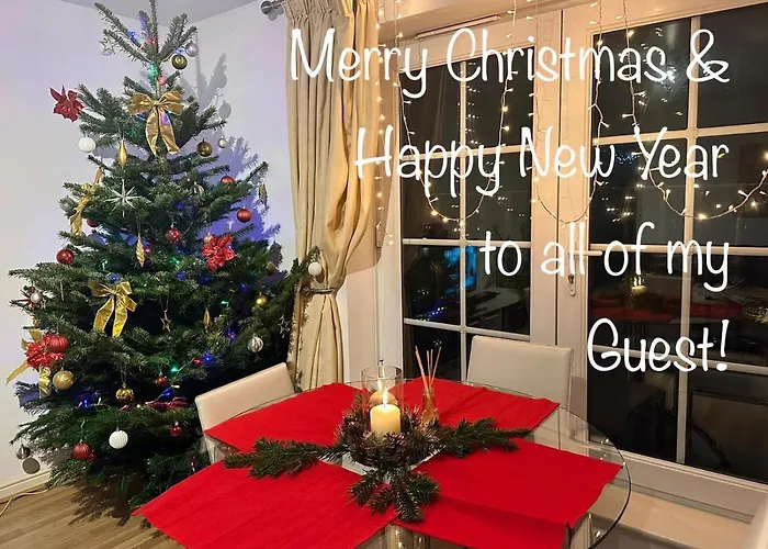 Gorgeous + Attentive Host + Free Parking Apartman *