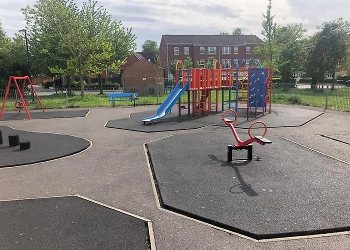 Gorgeous + Attentive Host + Free Parking York