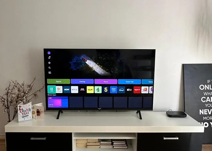 Gorgeous + Attentive Host + Free Parking York