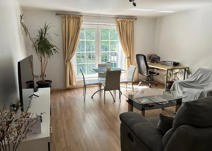 Gorgeous + Attentive Host + Free Parking *