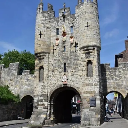 Gorgeous + Attentive Host + Free Parking *